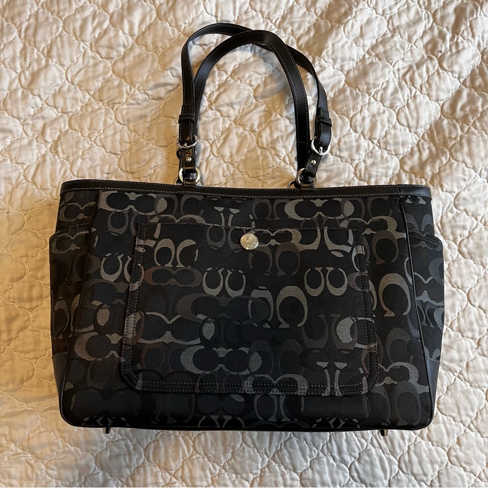 NEW without tags Y2K Coach Diaper Bag with changing pad and dust bag Black Gray